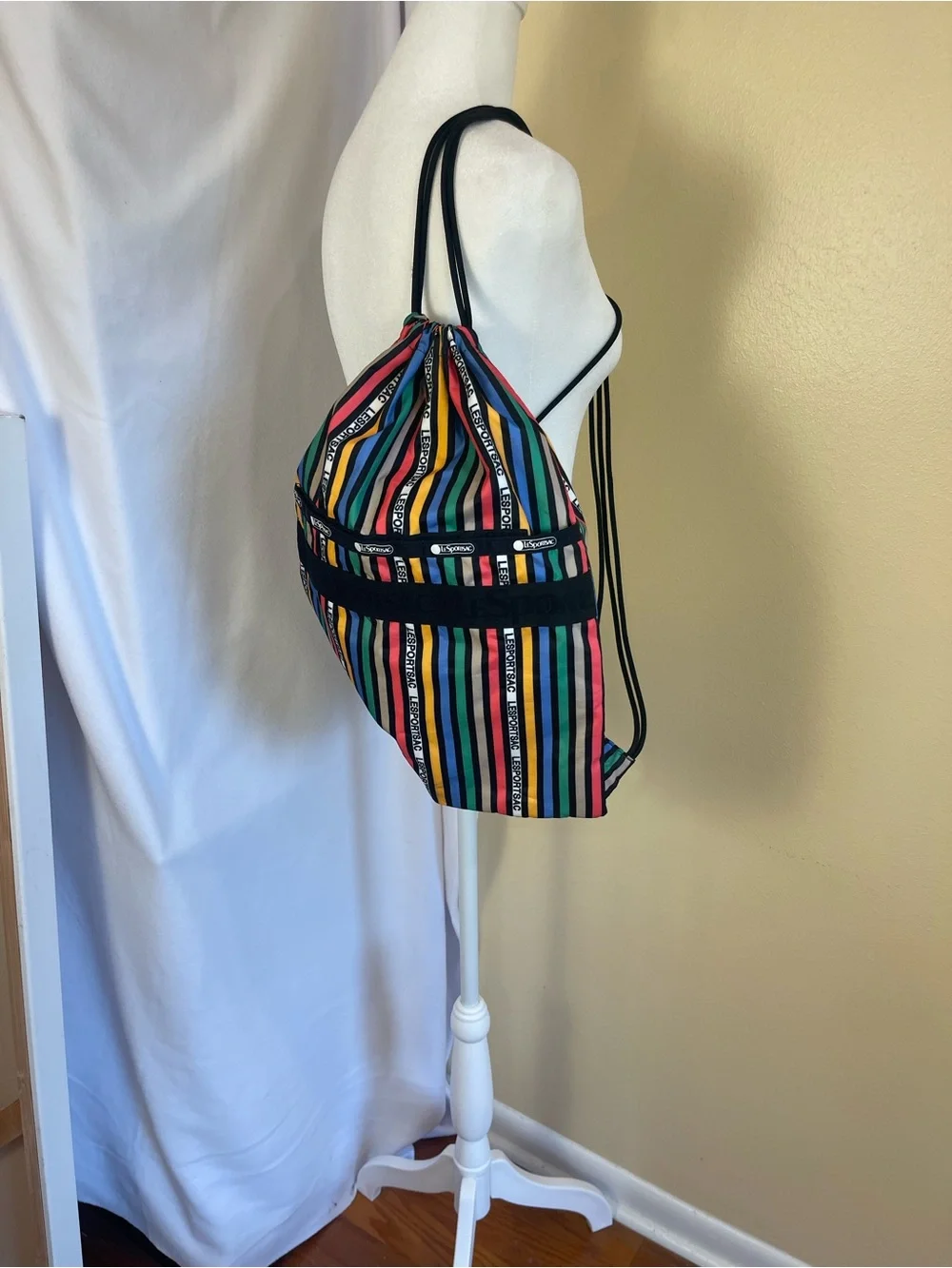 Lesportsac drawstring cinch